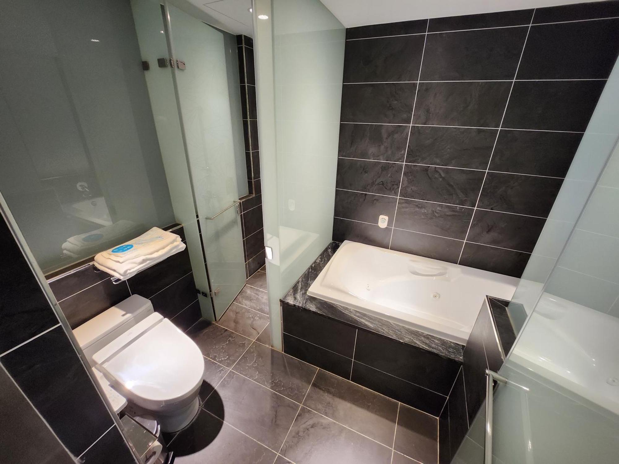 Bentley Hotel Zhongli Dış mekan fotoğraf